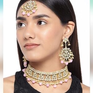 Aheli Elegant Indian Faux Kundan Studded Choker Necklace w/Maang Tikka Earrings